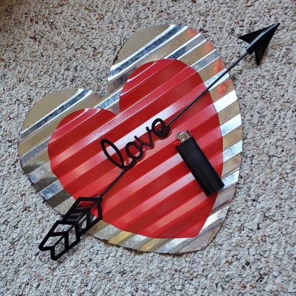 Metal Red Heart - Picture 5 of 5